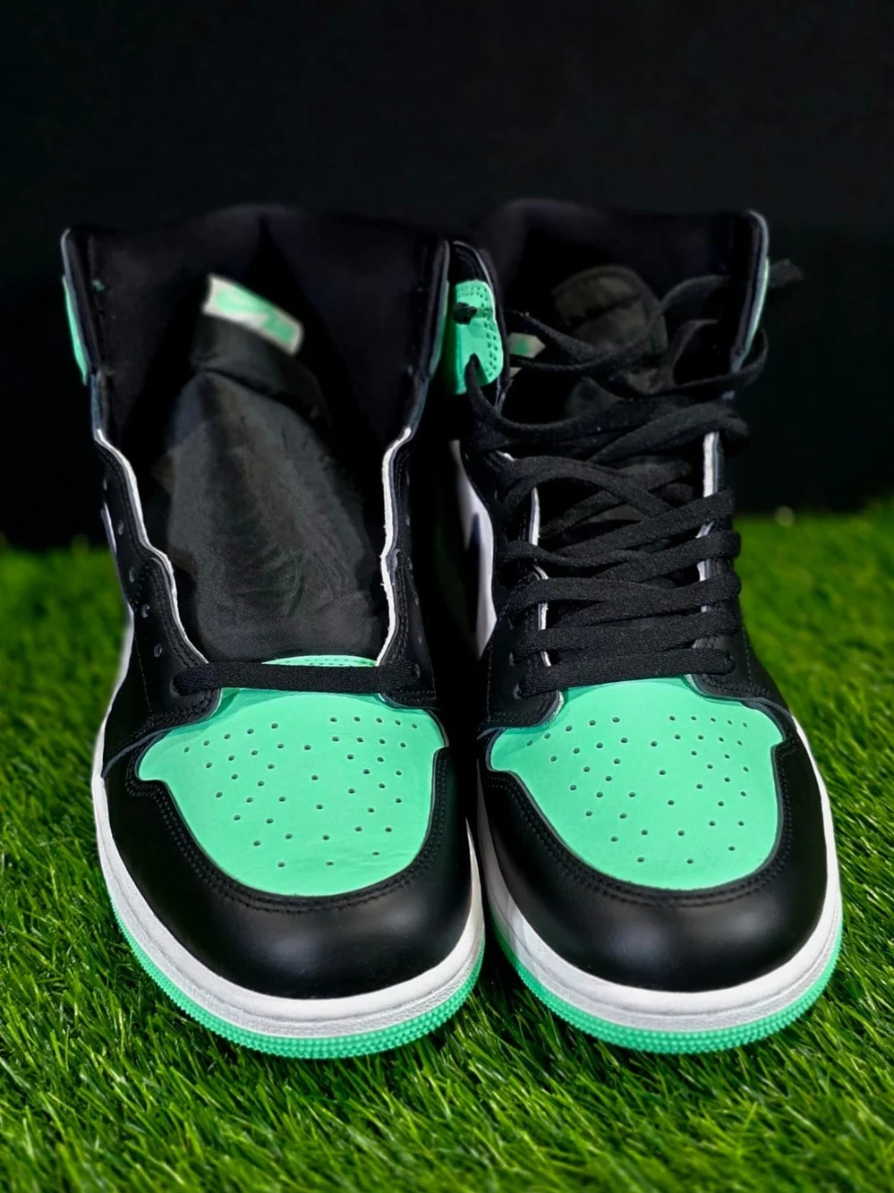 Air Jordan 1 Retro High OG Green Glow